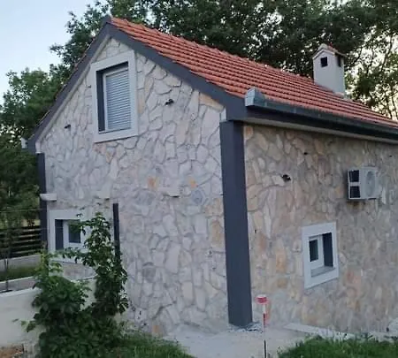 House Maja Velic